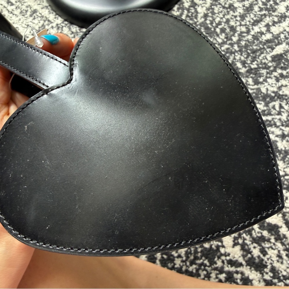 🖤Moschino BLACK wristlet with Gold🖤 - Picture 14 of 14